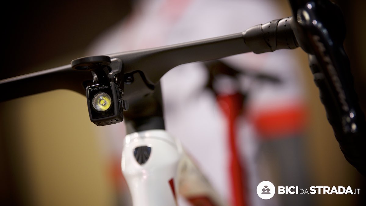 luce-anteriore-bici-da-corsa-850edk-1.jpg Nuove luci Bontrager: più potenti, più compatte e più tecnologiche BiciDaStrada - immagine 1
