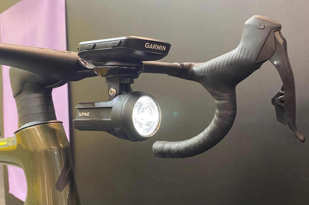 luci-bici-da-corsa-857jyr-1.jpg Luci per bici: le 10 soluzioni più interessanti viste a Eurobike 2025 - immagine 1
