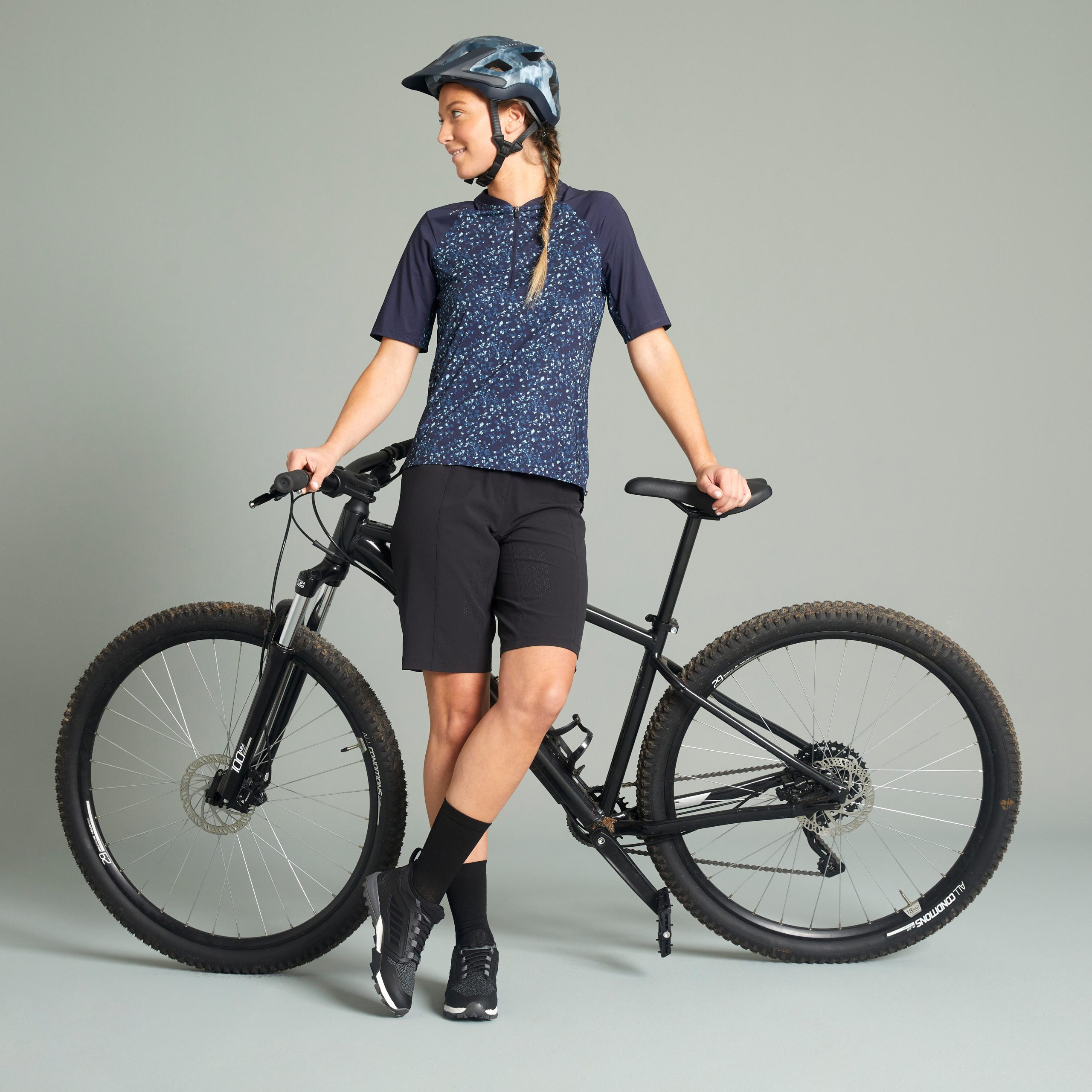pantaloni-bici-donna-482cqv-1.jpg Pantaloncini mtb donna EXPL 700 neri | Decathlon - immagine 1