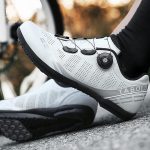 Hixingo Scarpe da Ciclismo per Uomo Strada Donna Scarpe da Ciclismo su Strada e Montagna, Gomma Suola Scarpe da Bicicletta Senza Blocco 36 47 EU, bianco, 36 EU : Amazon.it: Moda