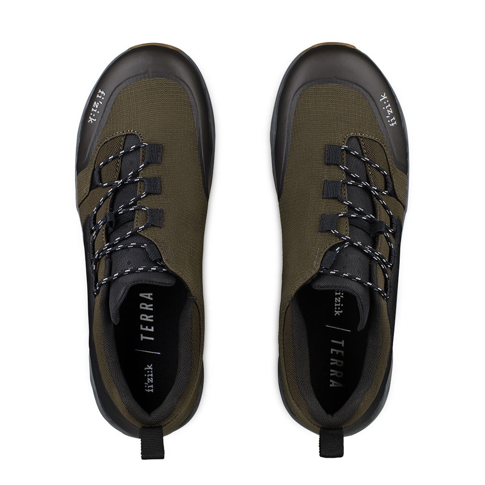 scarpe-fizik-278awz-1.jpg FIZIK TERRA ERGOLACE X2 SCARPE Gravel MTB OLIVE/CARAMEL 47 - immagine 1