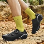 PENXZT Scarpe da Mountain Bike per Uomo Compatibile con Shimano SPD 2 Bolts Pedals Traspiranti Scarpe MTB Ciclismo per Interni ed Esterni,Nero,36 EU : Amazon.it: Moda