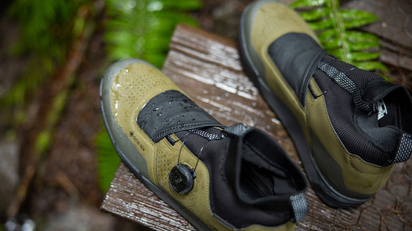 scarpe-per-mountain-bike-shimano-906ckm-1.jpg Shimano's New Gravity Footwear Family - immagine 1